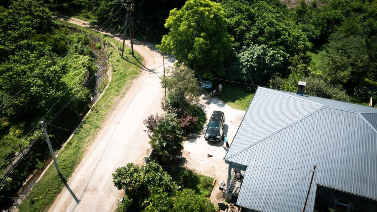 גוניו Mziuri Guest House מראה חיצוני תמונה